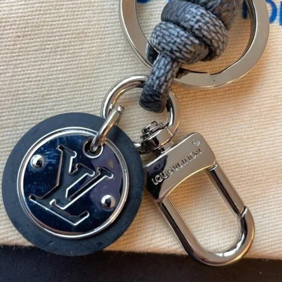 Luis Vuitton black and silver Keychain - Picture 2 of 6